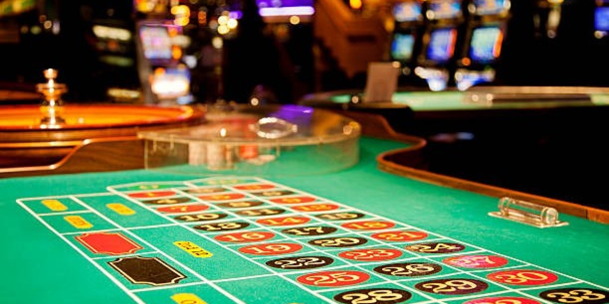 The Evolution of Online Casino Bonuses: Strategies for Maximizing Player Value in 2025